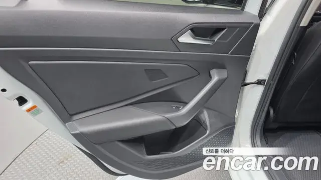 Volkswagen Jetta 2021 — Photo 29/33