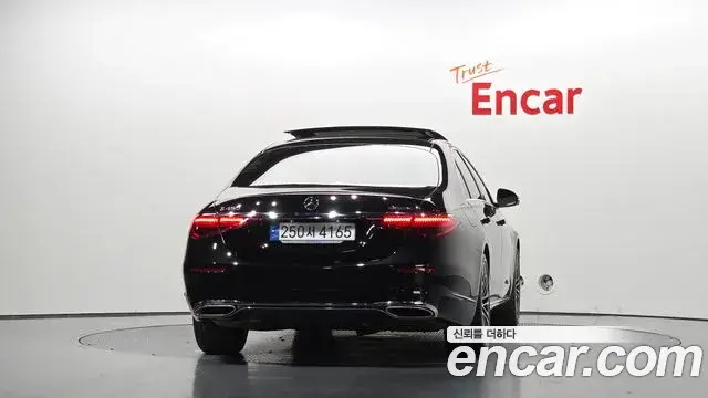 Mercedes-Benz S-Class 2023 — Фото 4/20