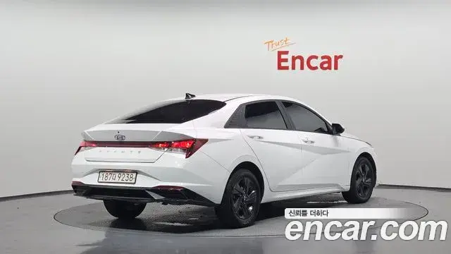Hyundai Avante 2023 — Фото 1/20