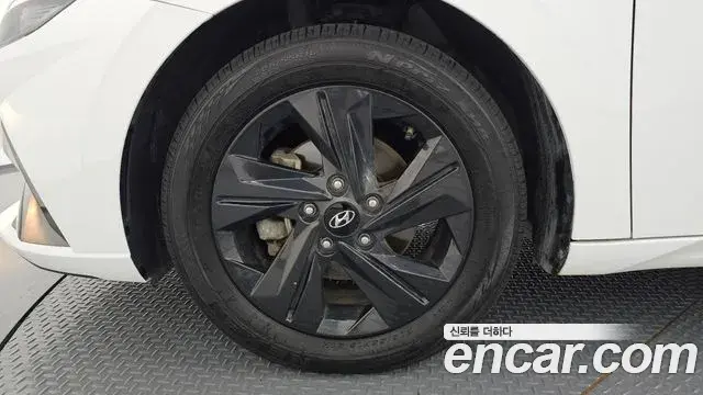 Hyundai Avante 2023 — Фото 4/20