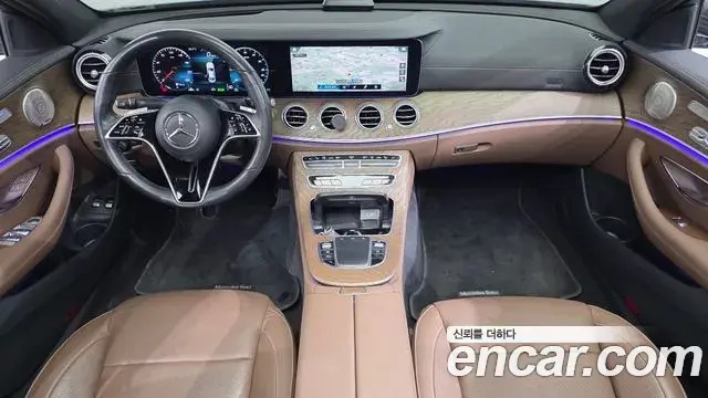 Mercedes-Benz E-Class 2021 — Photo 7/20