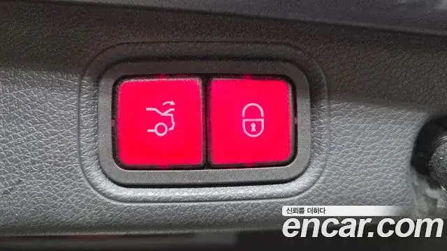 Mercedes-Benz E-Class 2021 — Photo 18/20