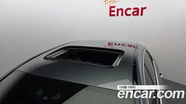 Mercedes-Benz E-Class 2021 — Photo 20/20
