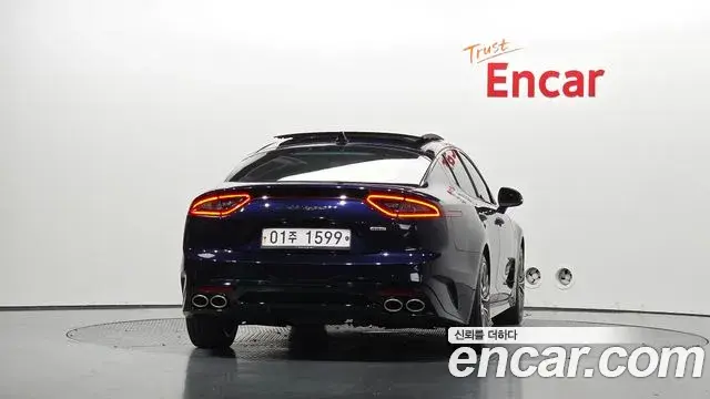 Kia Stinger 2018 — Фото 4/20