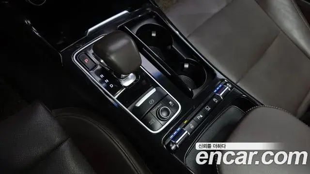 Kia Stinger 2018 — Фото 9/20
