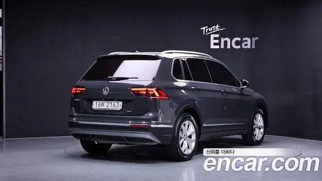 Volkswagen Tiguan 2018 — Фото 2/20