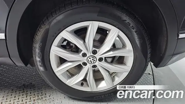 Volkswagen Tiguan 2018 — Şəkil 2/34