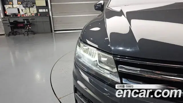 Volkswagen Tiguan 2018 — Şəkil 5/34