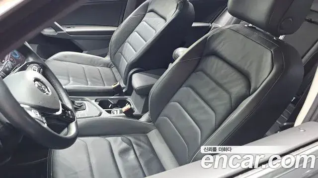 Volkswagen Tiguan 2018 — Şəkil 10/34