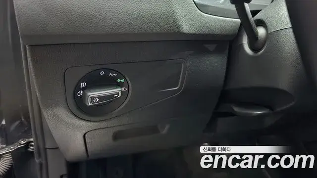 Volkswagen Tiguan 2018 — Şəkil 8/34