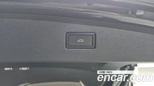 Volkswagen Tiguan 2018 — Şəkil 16/34
