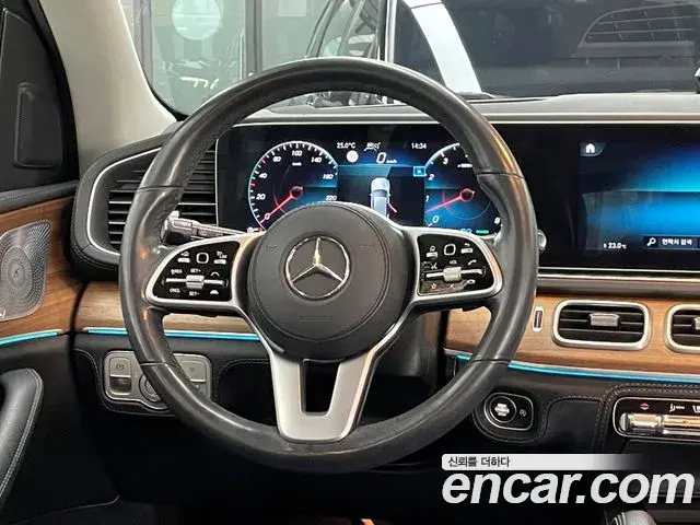 Mercedes-Benz GLE-Class 2020 — Фото 12/20
