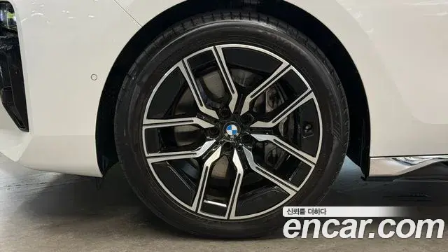 BMW 7 Series 2024 — Фото 4/20