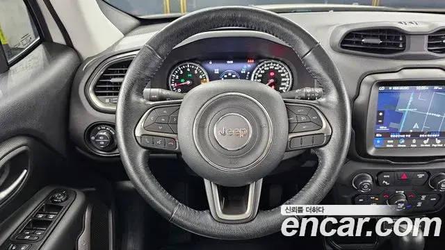 Jeep Renegade 2021 — Фото 13/20