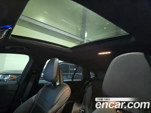 Mercedes-Benz GLC-Class 2025 — Photo 6/19