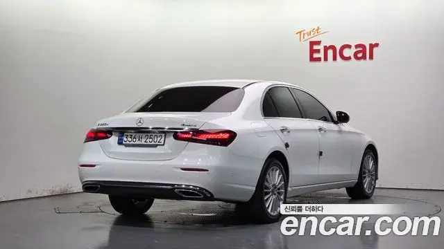 Mercedes-Benz E-Class 2023 — Фото 2/20