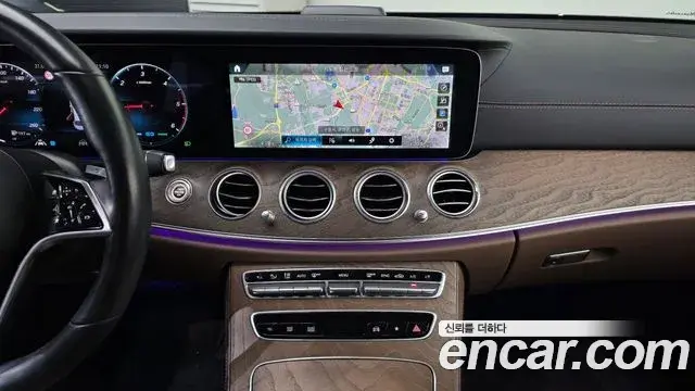 Mercedes-Benz E-Class 2023 — Фото 14/20