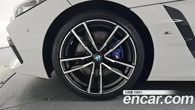 BMW Z4 2022 — Фото 5/20