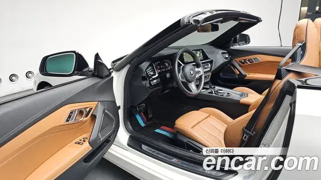 BMW Z4 2022 — Фото 10/20