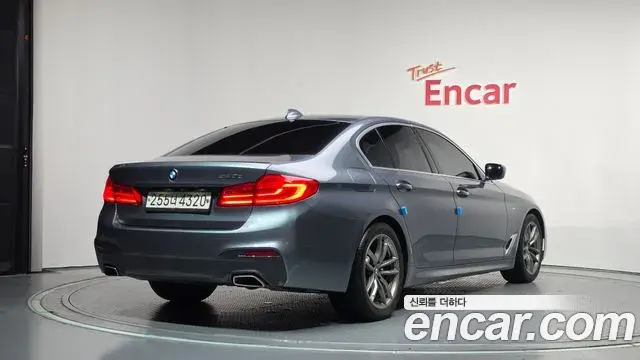 BMW 5 Series 2020 — Фото 2/20