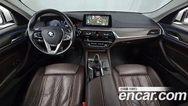 BMW 5 Series 2018 — Фото 7/20
