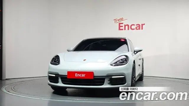 Porsche Panamera 2018 — Фото 3/20