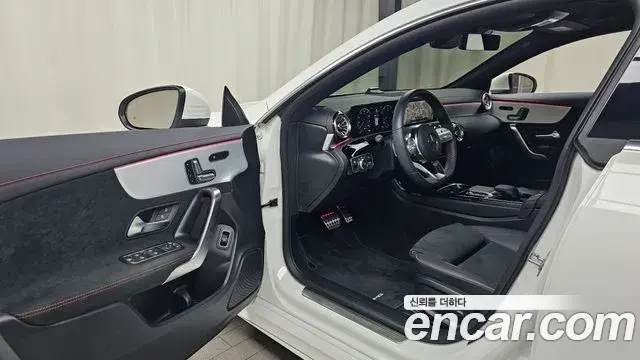 Mercedes-Benz CLA-Class 2023 — Фото 10/20