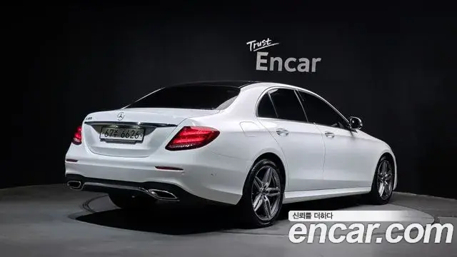 Mercedes-Benz E-Class 2019 — Фото 1/20