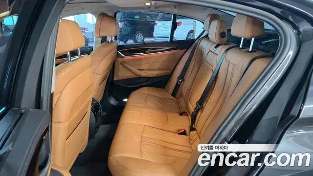 BMW 5 Series 2023 — Фото 9/20