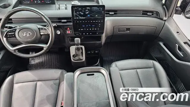 Hyundai Staria 2023 — Фото 7/20