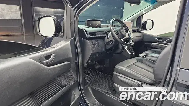 Hyundai Staria 2023 — Фото 10/20