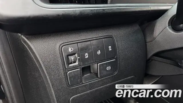Hyundai Staria 2023 — Фото 17/20