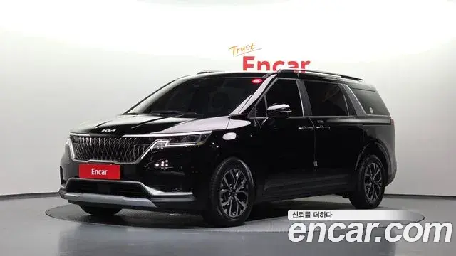 Kia Carnival 2023 — Фото 1/20