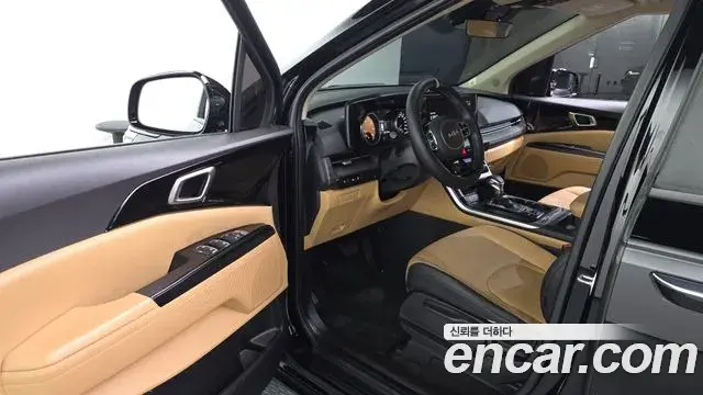Kia Carnival 2023 — Фото 10/20