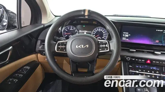 Kia Carnival 2023 — Фото 13/20