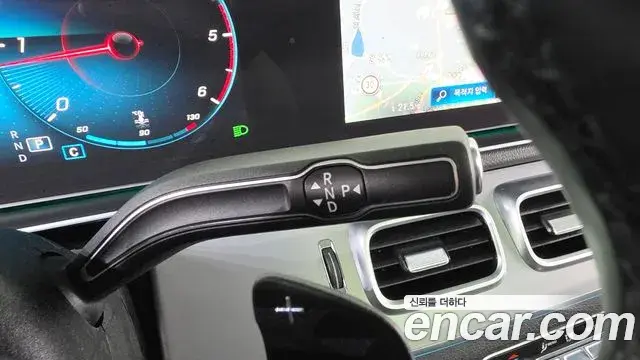 Mercedes-Benz GLE-Class 2020 — Фото 10/20