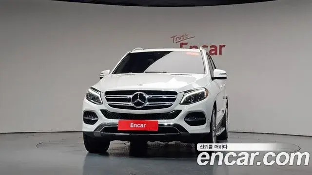 Mercedes-Benz GLE-Class 2018 — ფოტო 27/34