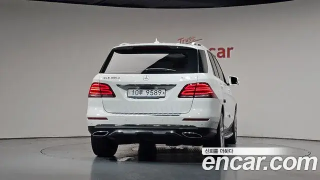 Mercedes-Benz GLE-Class 2018 — ფოტო 23/34