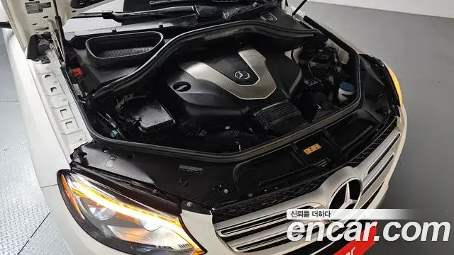 Mercedes-Benz GLE-Class 2018 — ფოტო 25/34