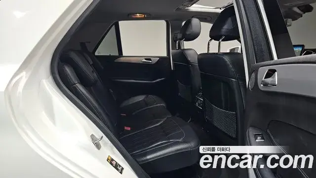 Mercedes-Benz GLE-Class 2018 — ფოტო 21/34