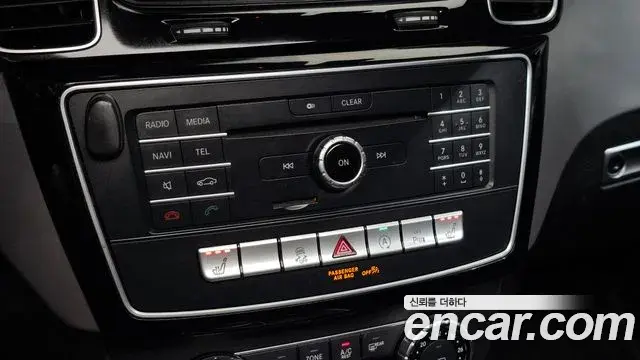 Mercedes-Benz GLE-Class 2018 — ფოტო 28/34