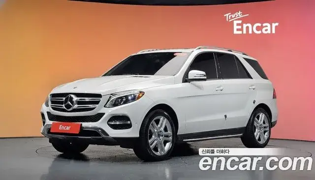 Mercedes-Benz GLE-Class 2018 — ფოტო 11/34