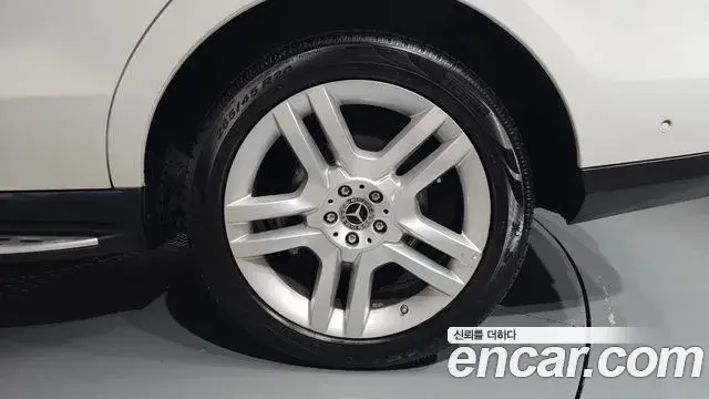 Mercedes-Benz GLE-Class 2018 — ფოტო 33/34