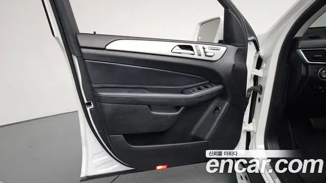 Mercedes-Benz GLE-Class 2018 — ფოტო 6/34