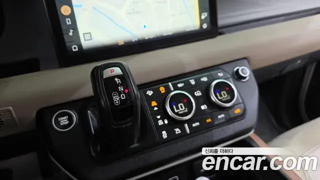 Land Rover Defender 2020 — Фото 9/20