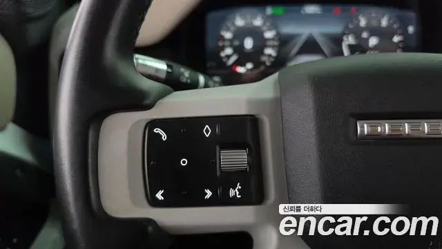 Land Rover Defender 2020 — Фото 17/20
