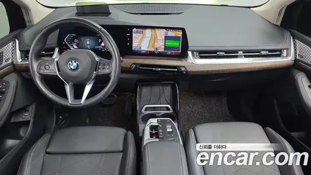 BMW 2 Series Active Tourer 2023 — Photo 18/34