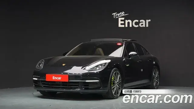Porsche Panamera 2018 — Фото 1/20