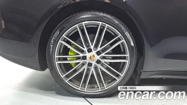 Porsche Panamera 2018 — Фото 5/20