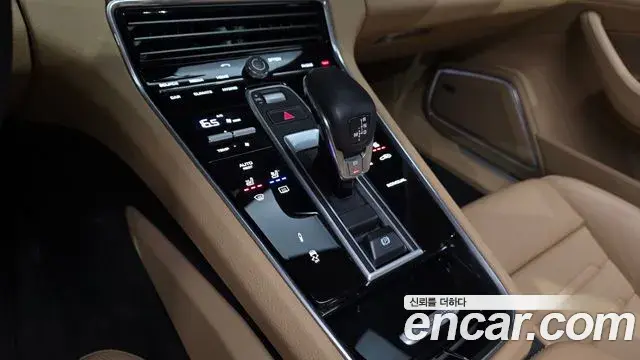 Porsche Panamera 2018 — Фото 9/20